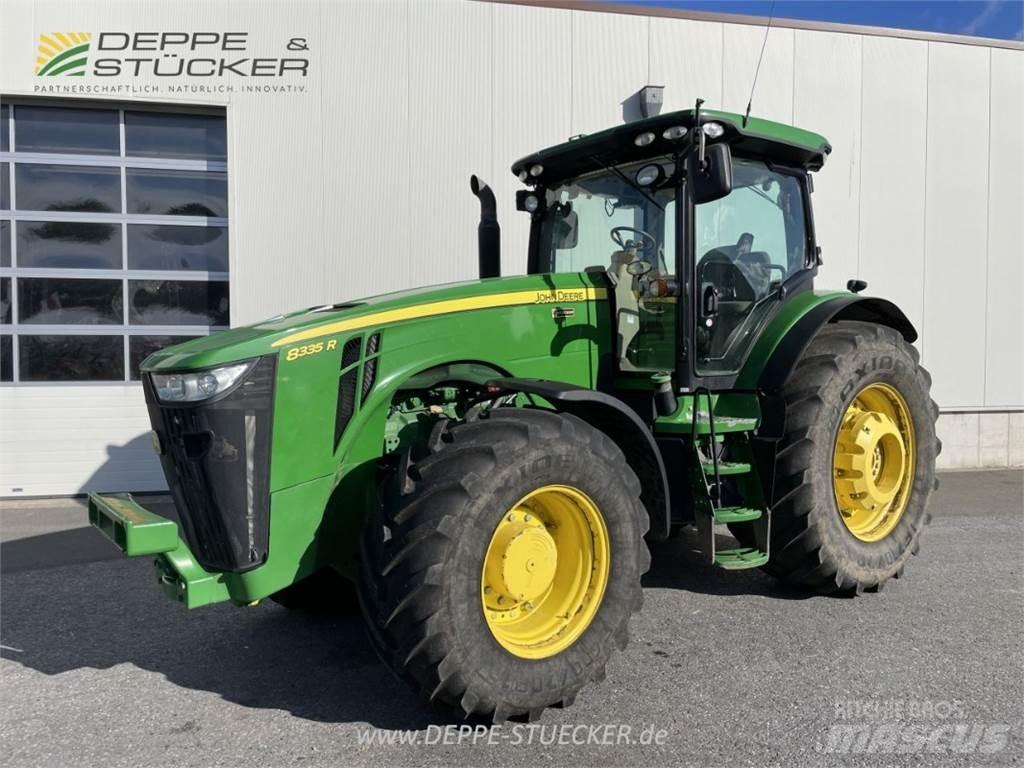 John Deere 8335R Traktori