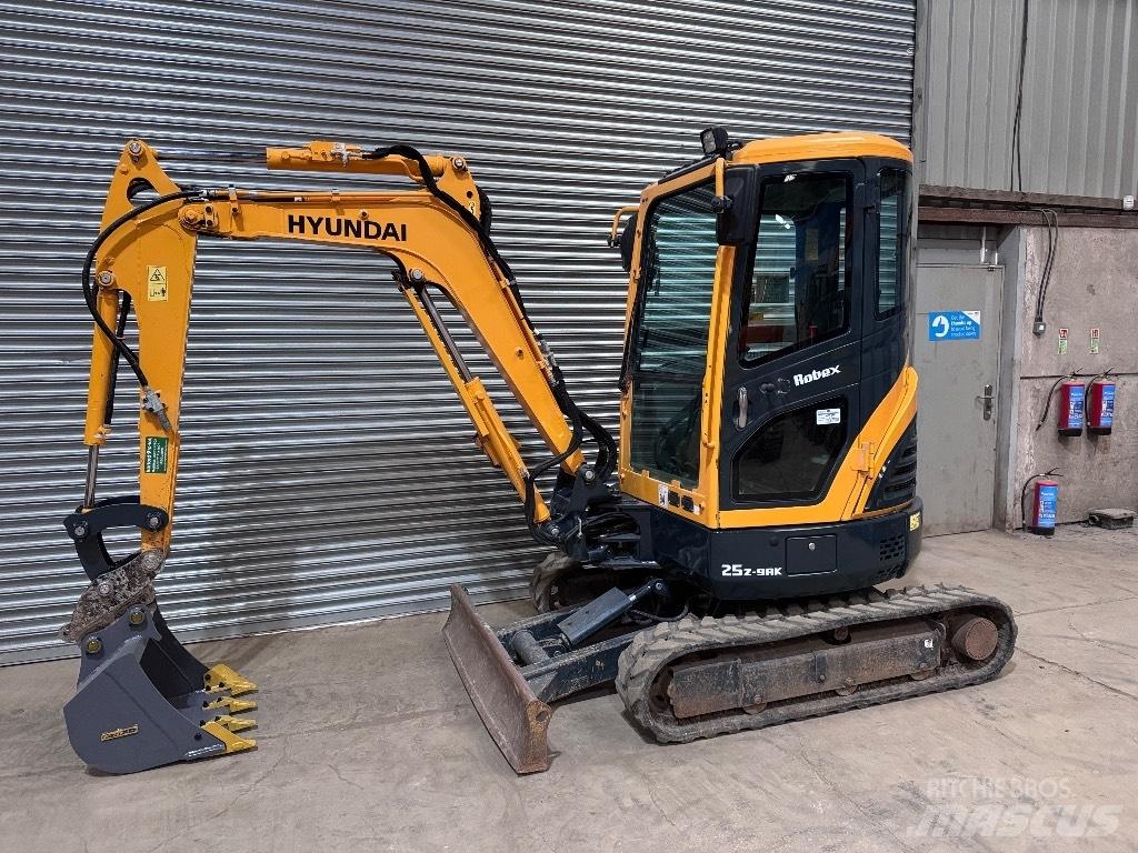 Hyundai R25Z-9 AK Mini bageri <7t
