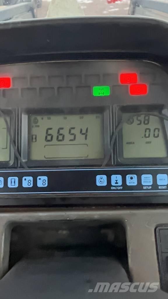 New Holland TM 175 Traktori