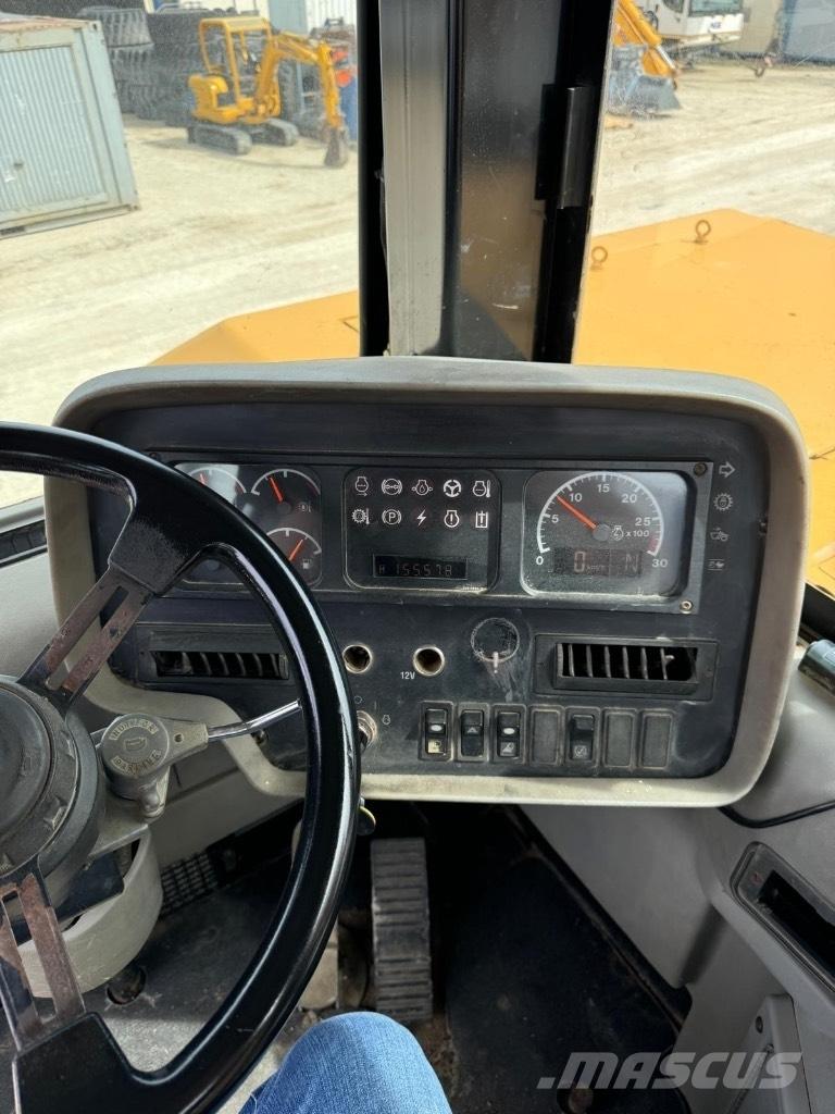 CAT 631 G Strugači