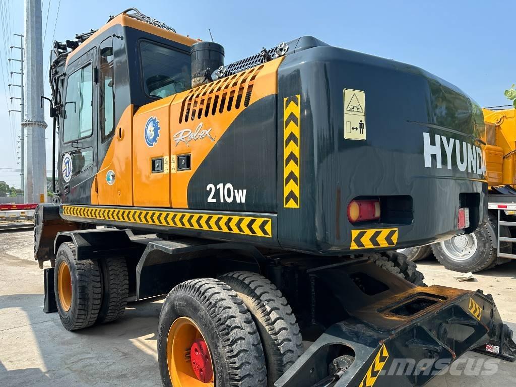 Hyundai 210W-9 Bageri na kotačima