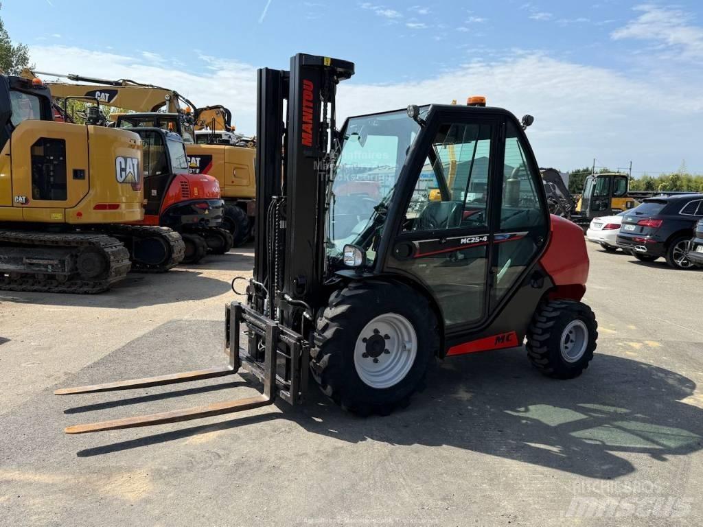Manitou MC 25 Terenski viličar