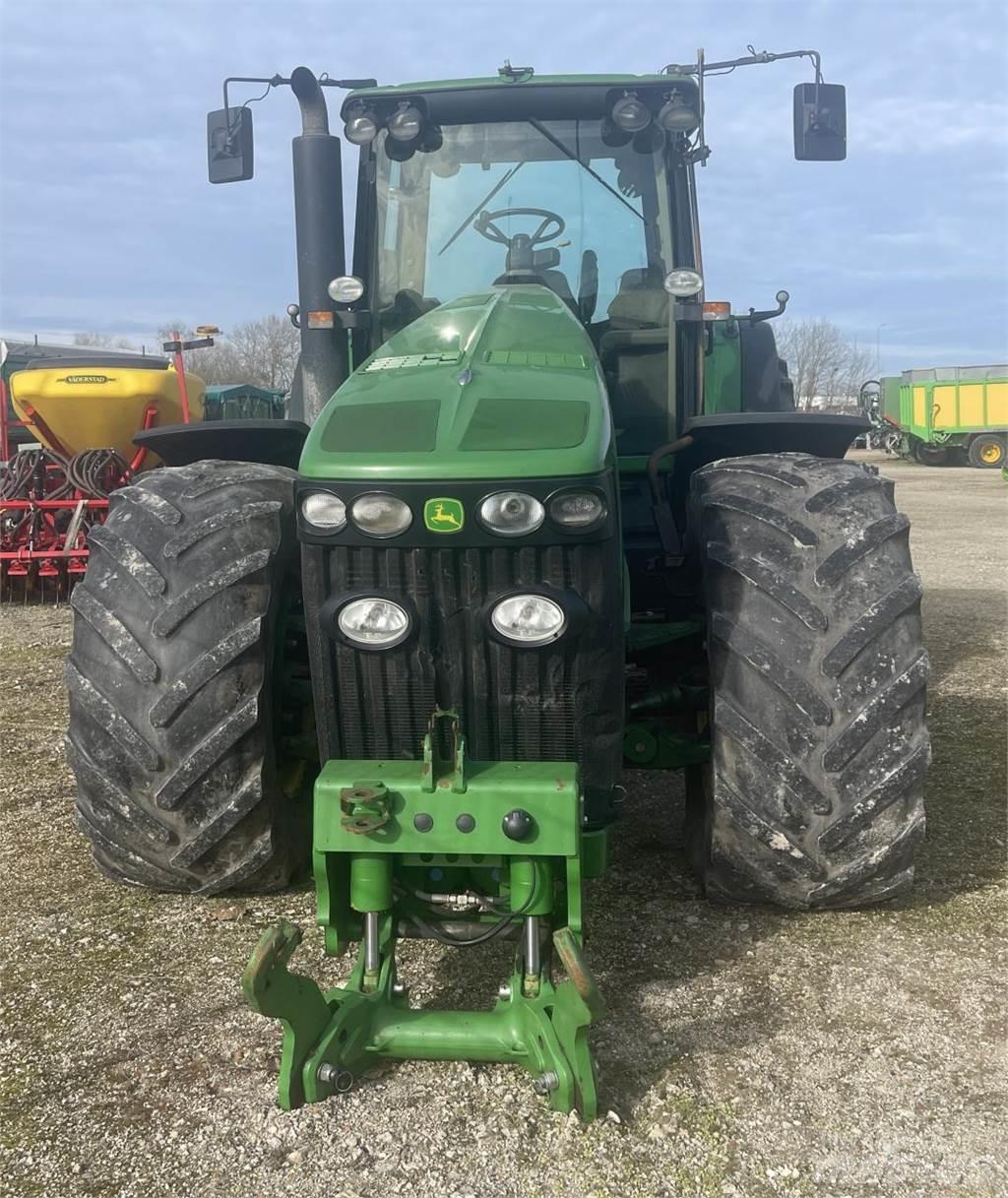 John Deere 8330 Traktori