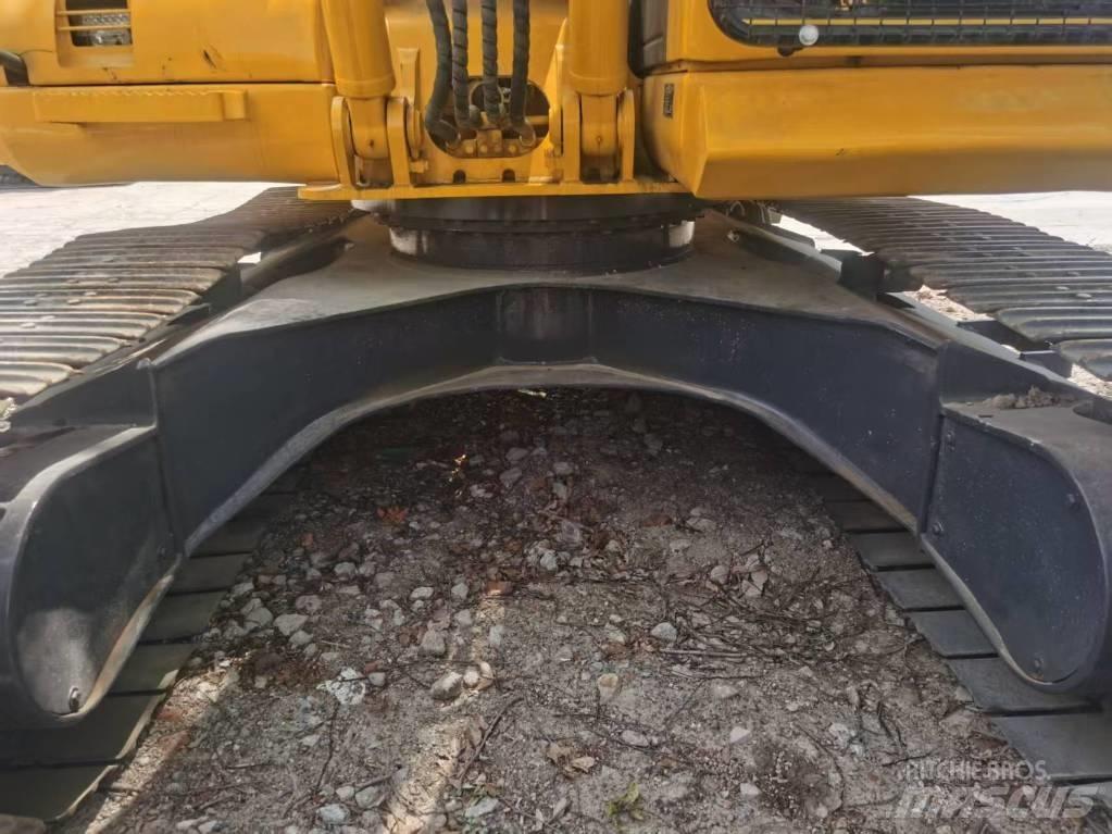 Komatsu PC 130 Bageri gusjeničari