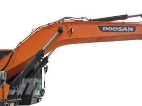 Doosan DX 210 W Bageri na kotačima