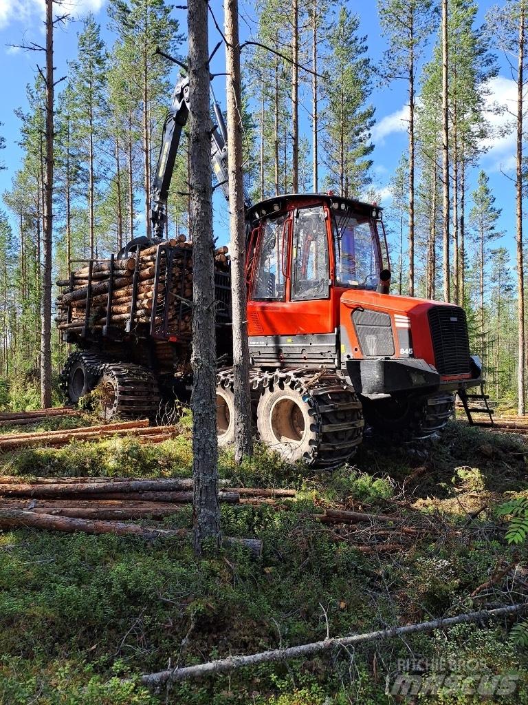 Komatsu 845 Forvarderi