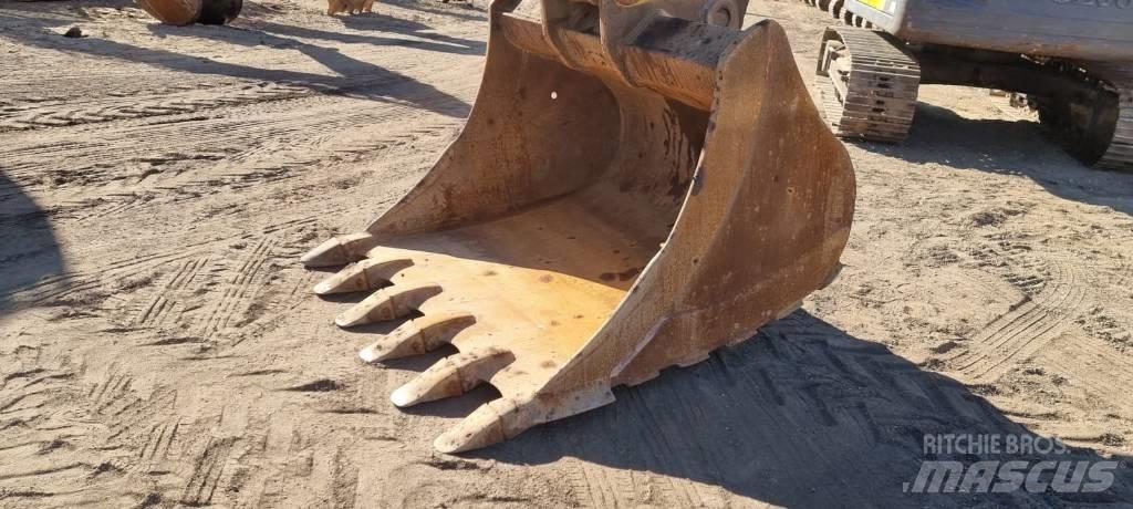 JCB JS 360 LC Bageri gusjeničari