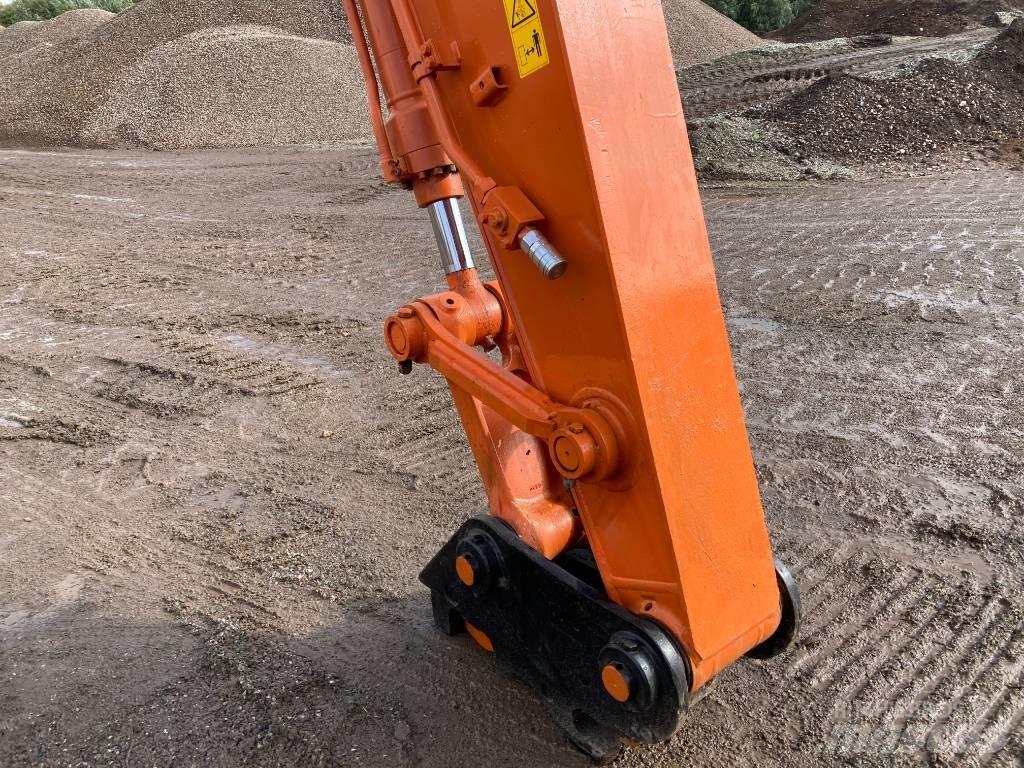 Hitachi ZX225USLC-6 Bageri gusjeničari
