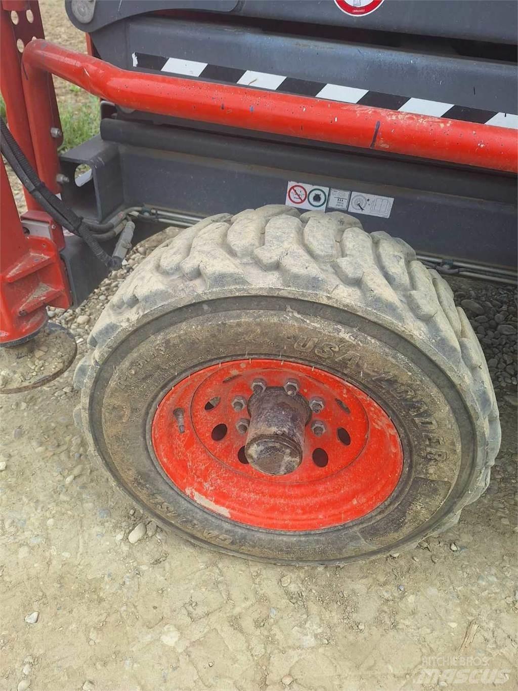 SkyJack 8841RT Škaraste platforme