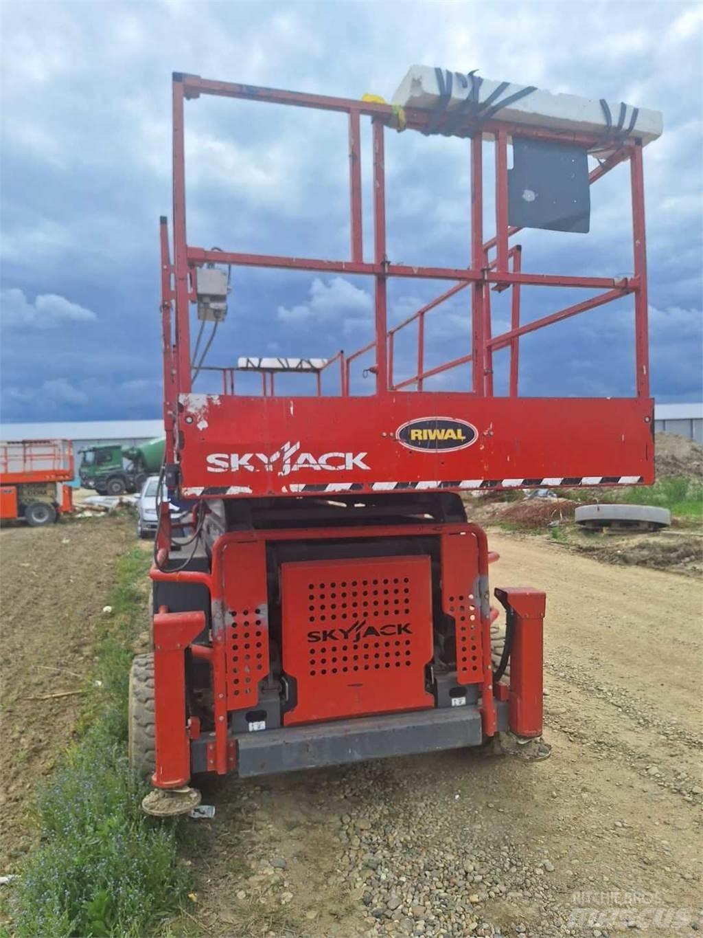 SkyJack 8841RT Škaraste platforme