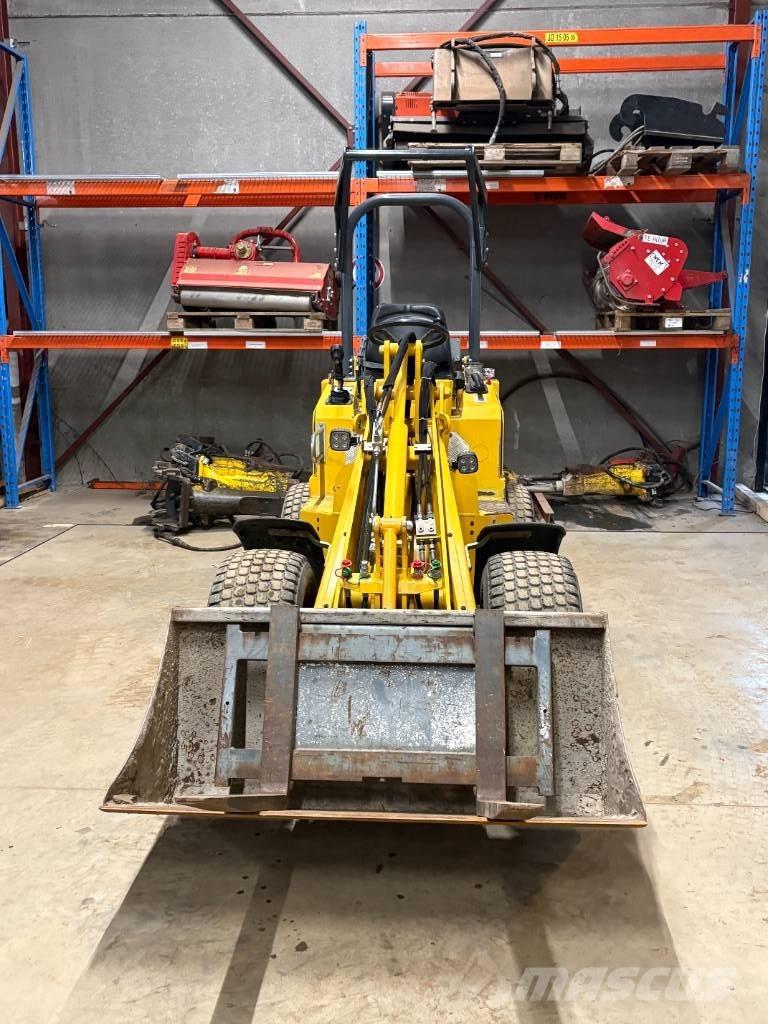 Knikmops KM 130 Utovarivači na kotačima