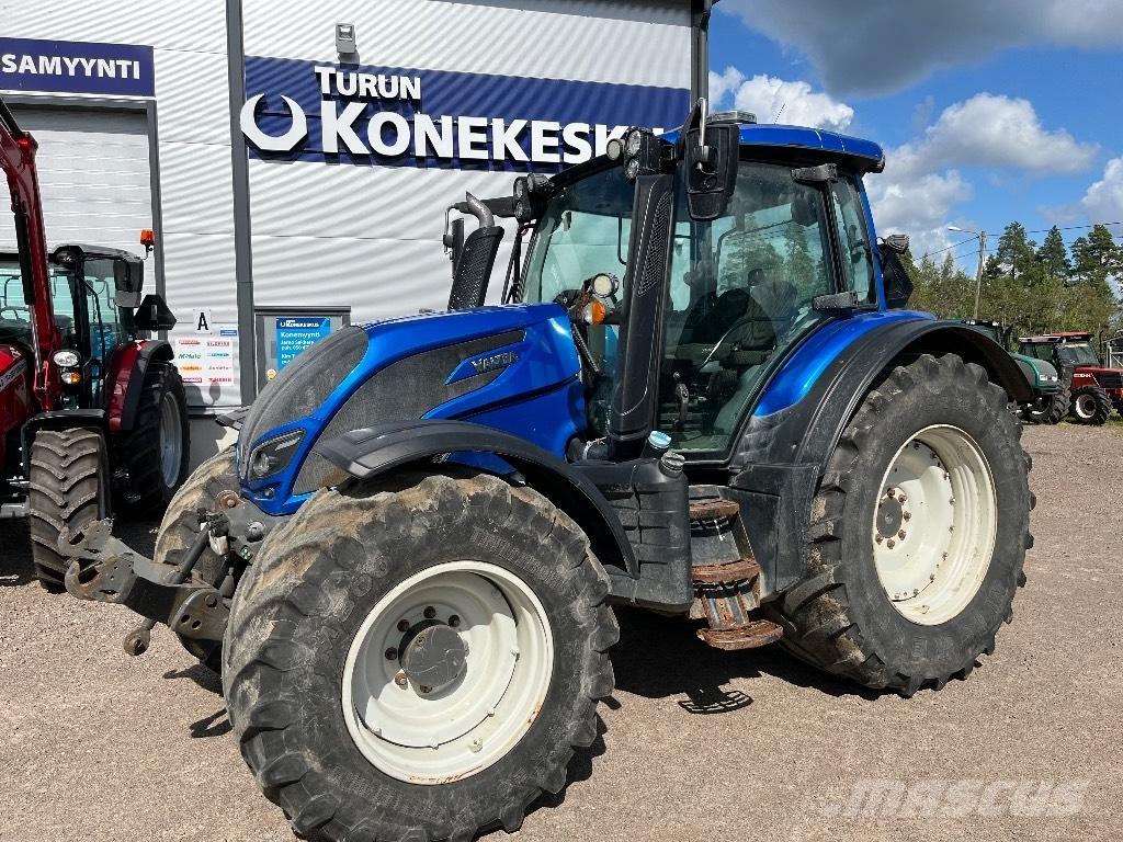 Valtra N174 Traktori