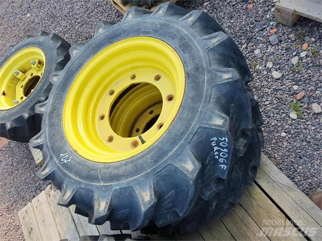 BKT 250/80-16 x2 Gume, kotači i naplatci