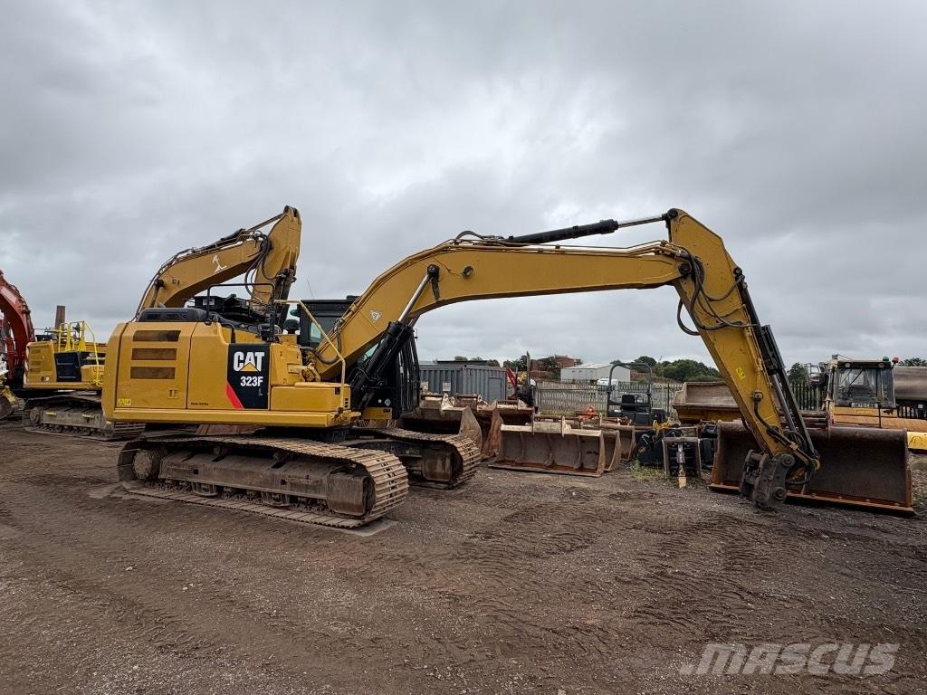 CAT 323 F L Bageri gusjeničari