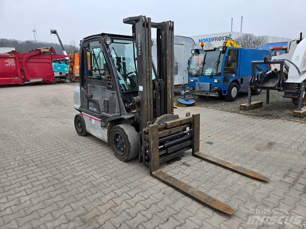 Nissan 30 YG1D2A30Q Dizelski viličari