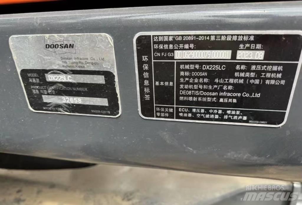 Doosan DX 225 Bageri gusjeničari