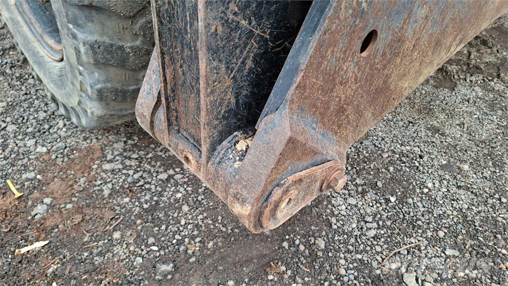 CAT M313D 4X4 Građevinarstvo – ostalo