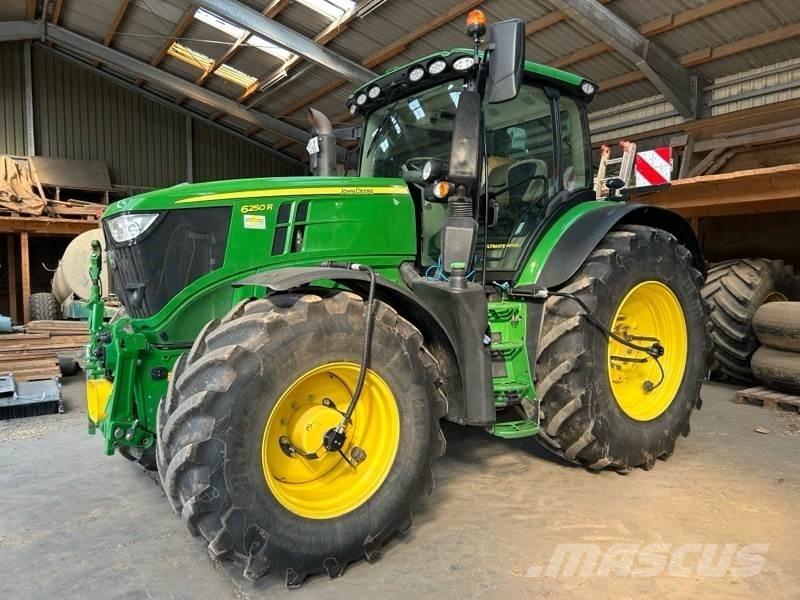 John Deere 6250R Traktori
