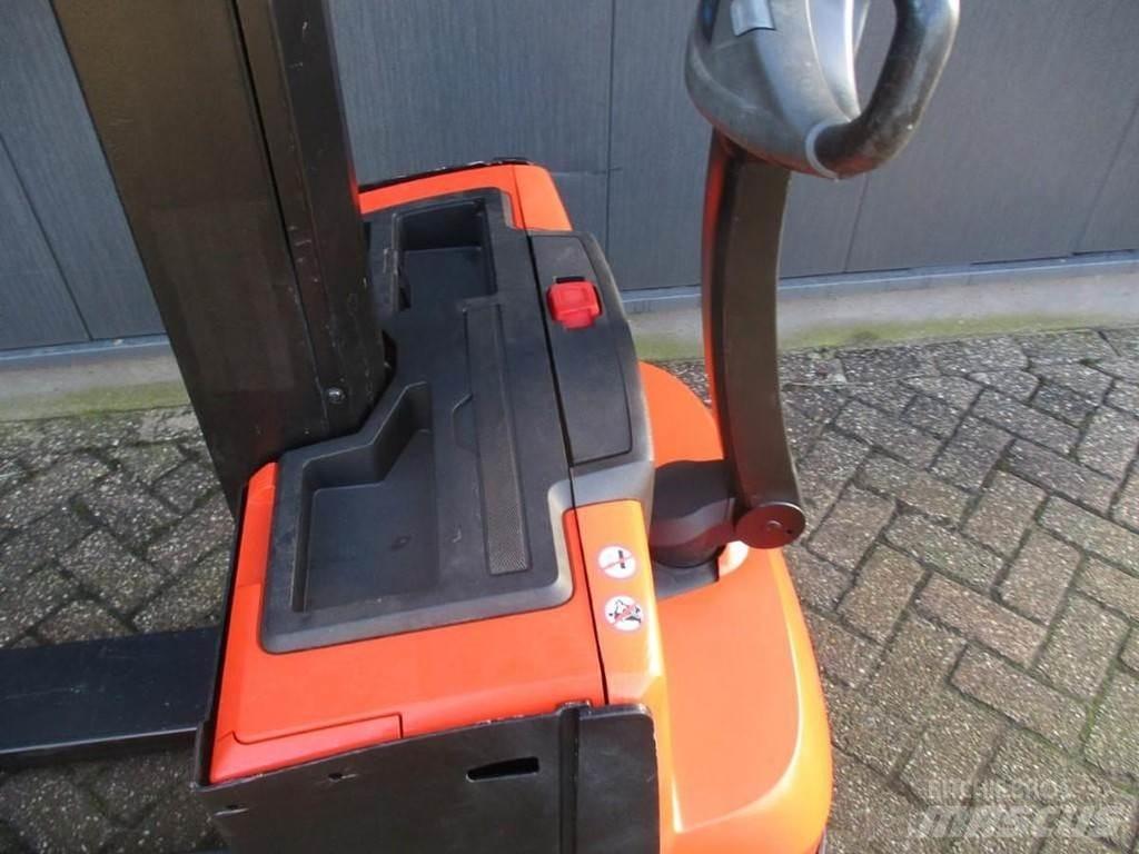 BT SWE 080L Ručni električni viličar
