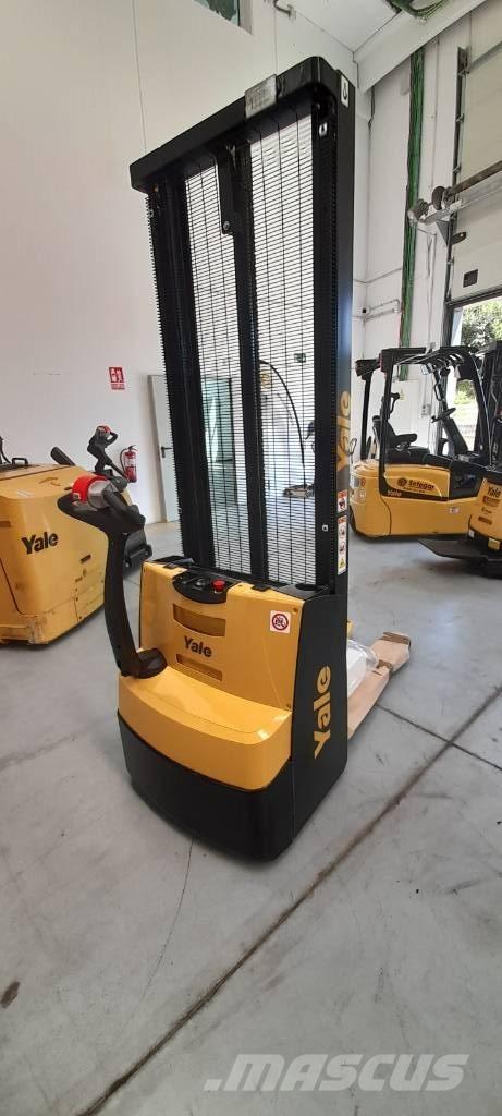 Yale MS12E Ručni električni viličar