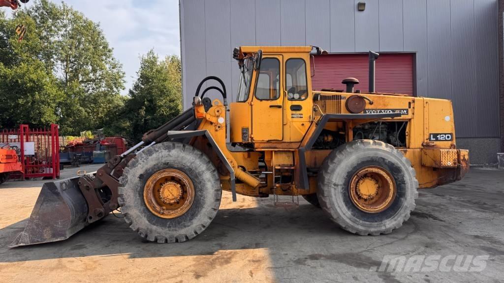 Volvo L 120 Utovarivači na kotačima