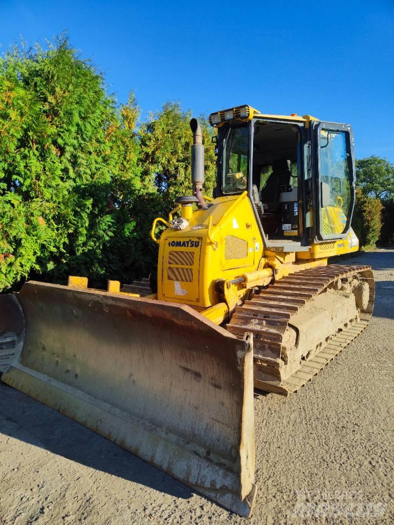 Komatsu D 51 Buldožeri gusjeničari