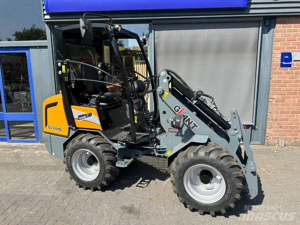 GiANT G 2500 HD Višenamjenski utovarivači