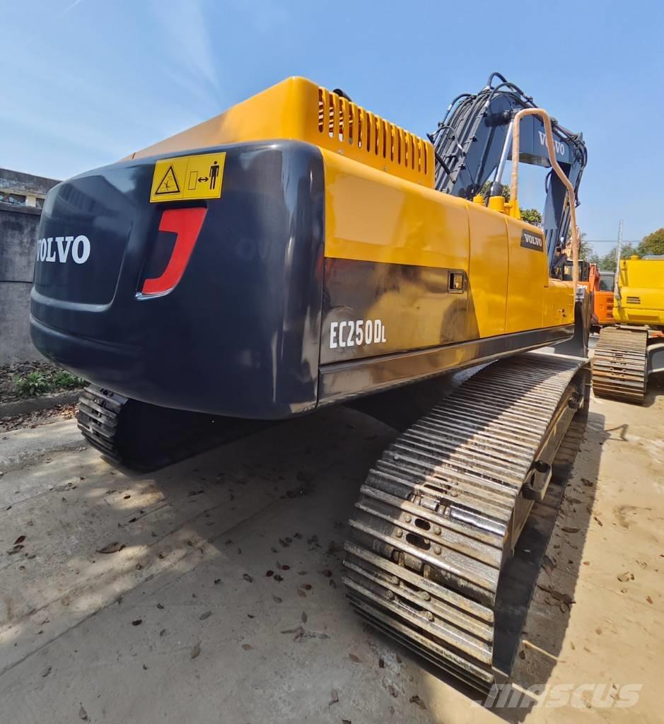 Volvo EC 250 D L Bageri gusjeničari