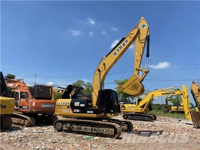 CAT 323D Bageri gusjeničari