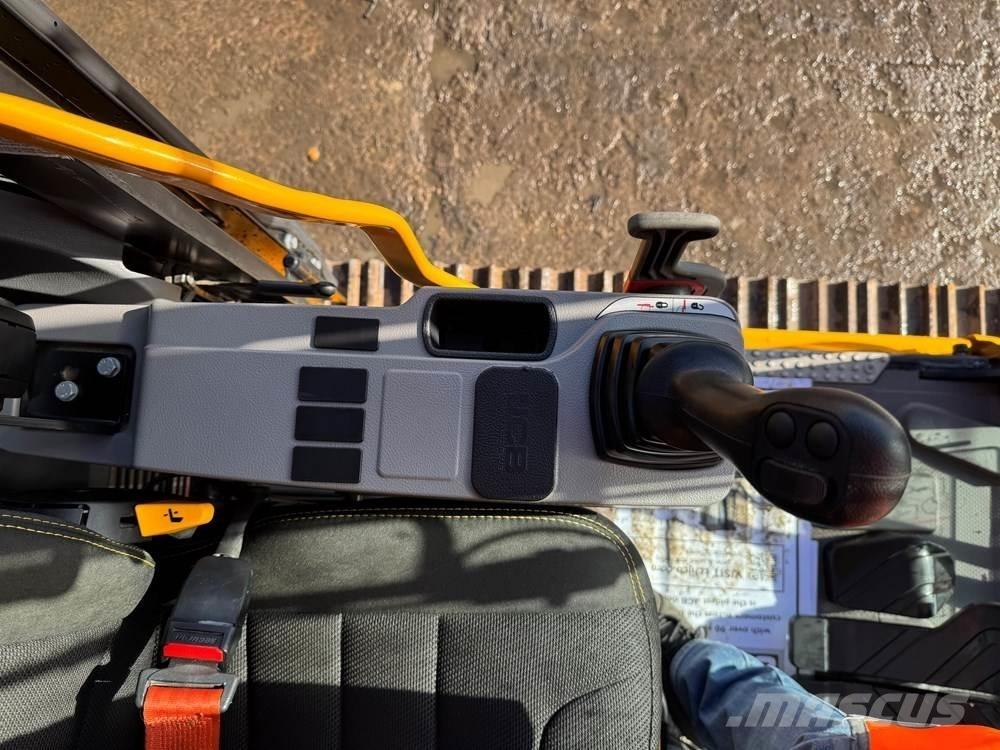 JCB 220X Bageri gusjeničari