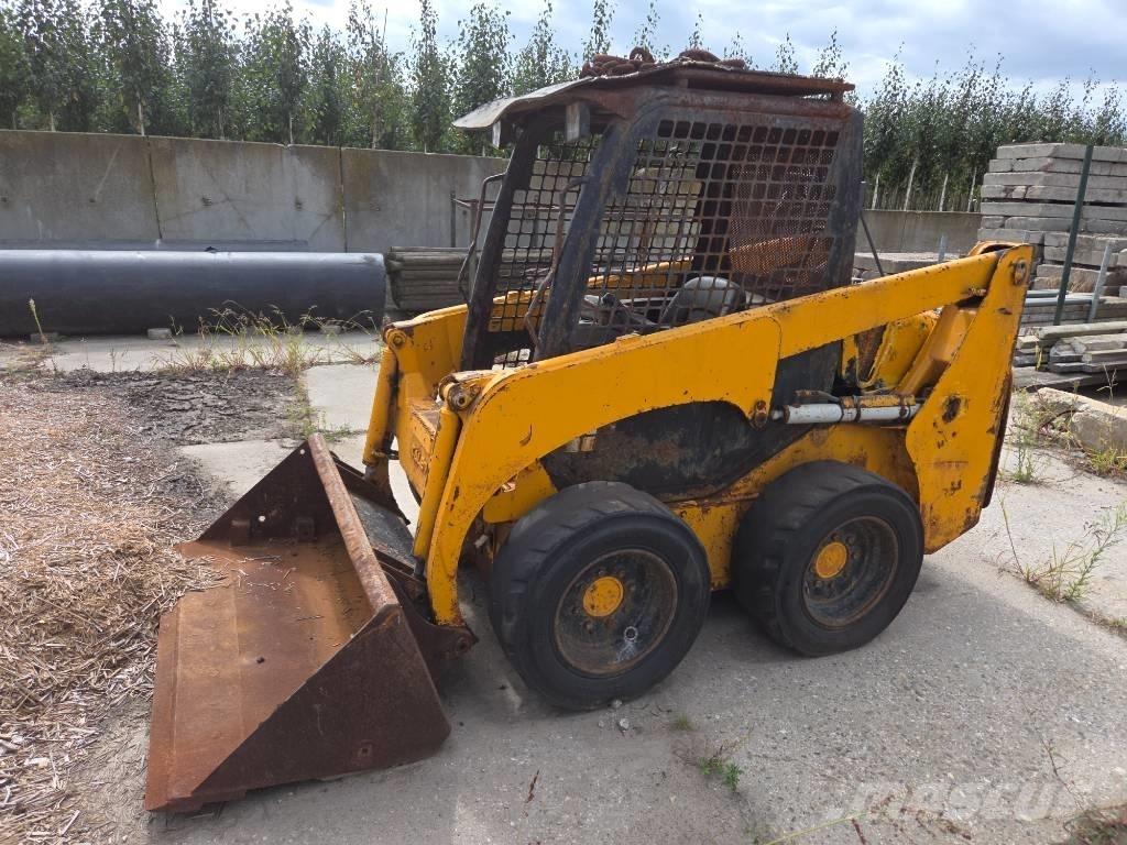 Komatsu SK 714 Skid steer mini utovarivači