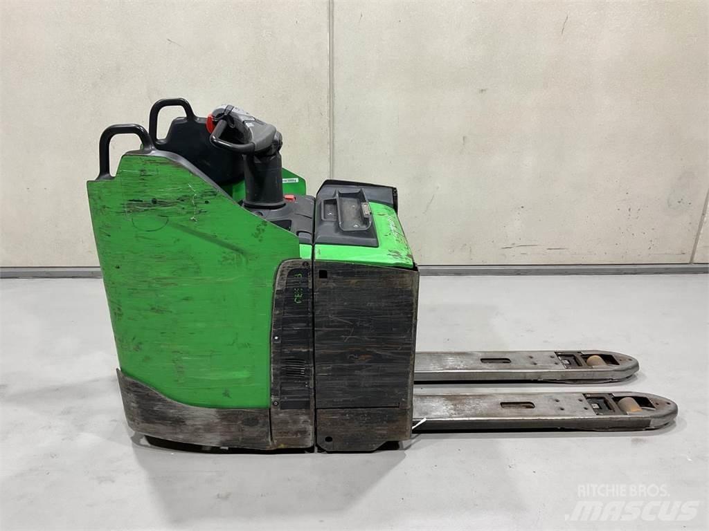 Cesab P320 Nisko podizni električni viličar sa platformu
