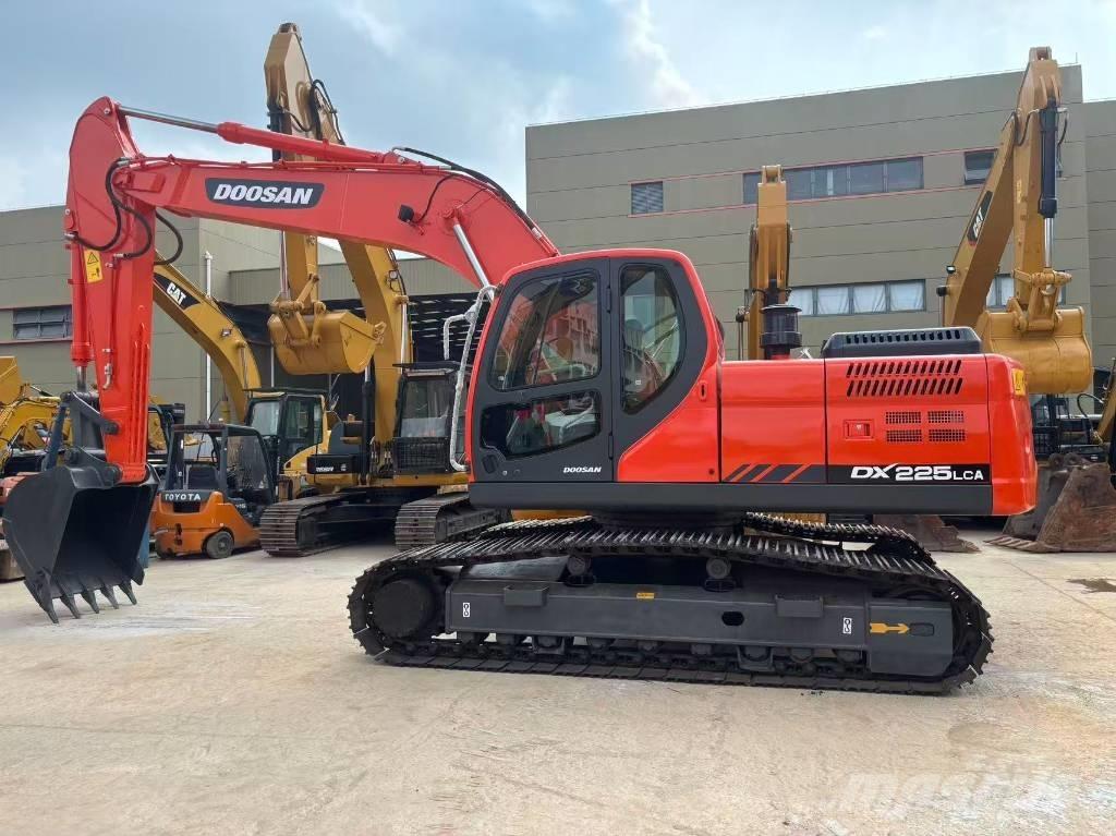 Doosan DX 225 Bageri gusjeničari