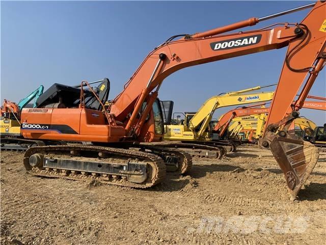 Doosan DH 300 Bageri gusjeničari