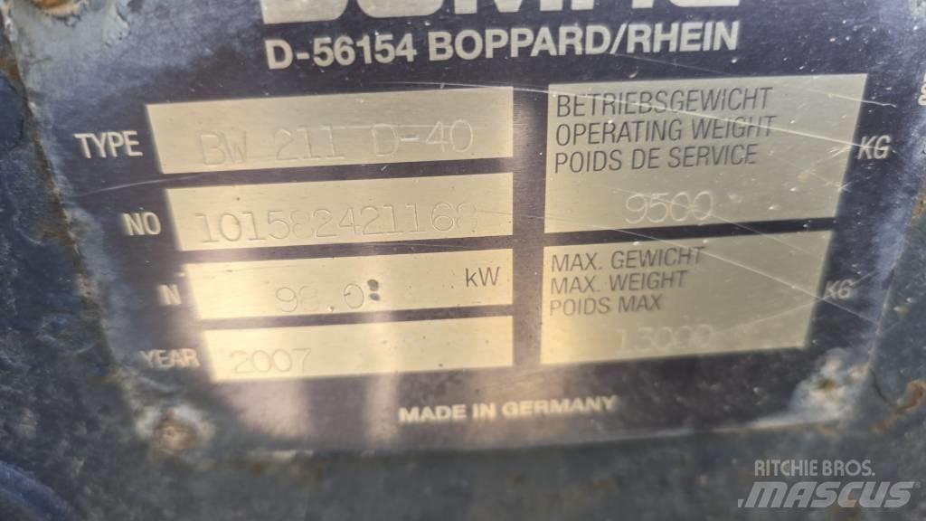 Bomag BW 211 D-40 Valjci sa dvojnim bubnjem