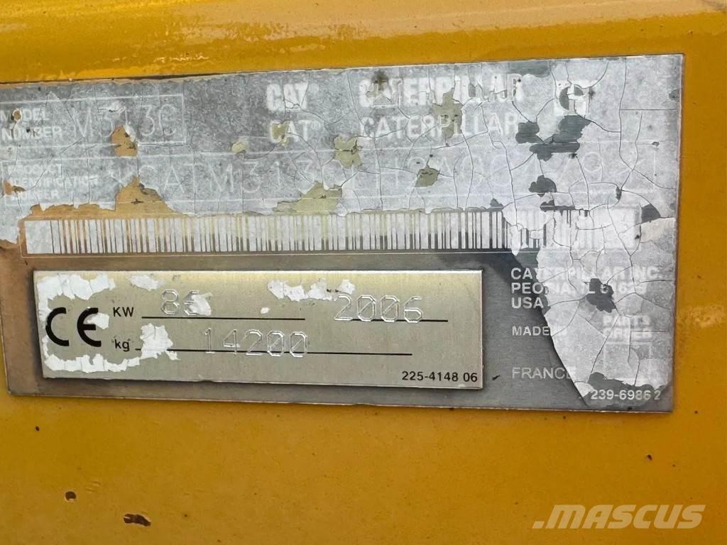 CAT M313C Bageri na kotačima