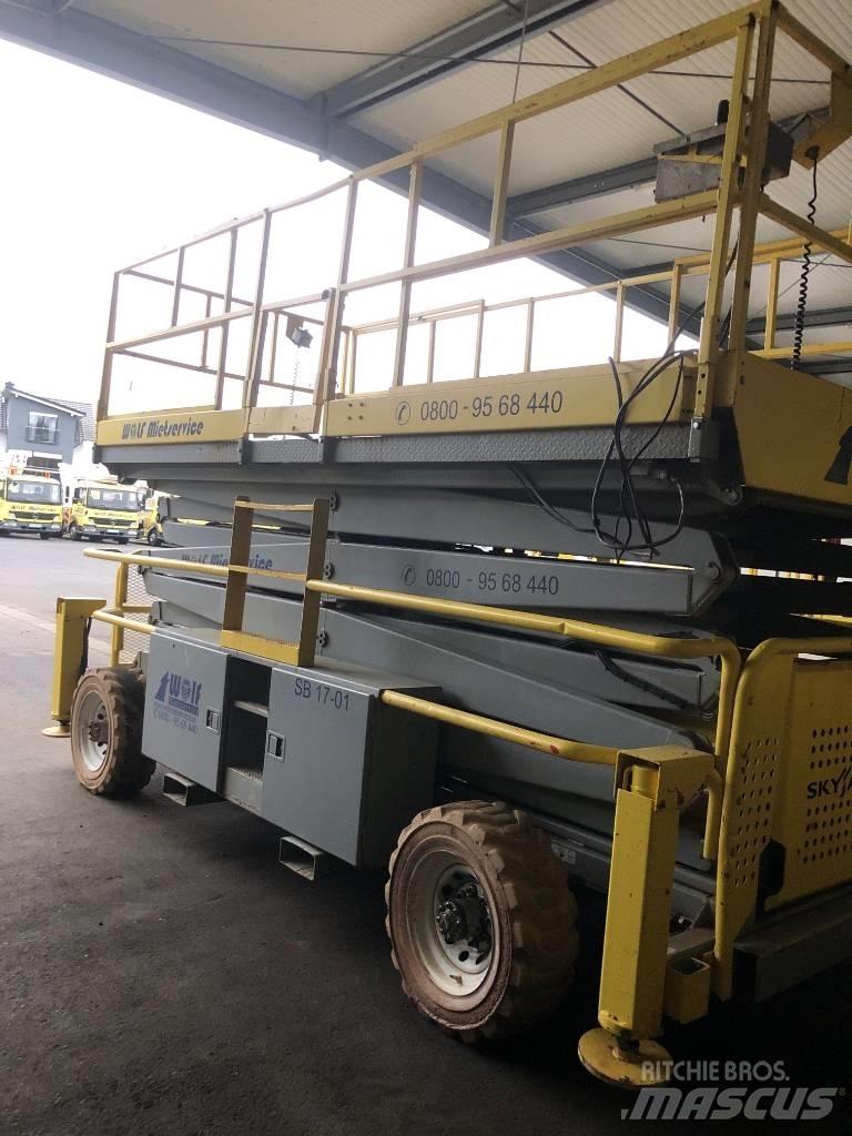 SkyJack SJ 9250 RT Škaraste platforme