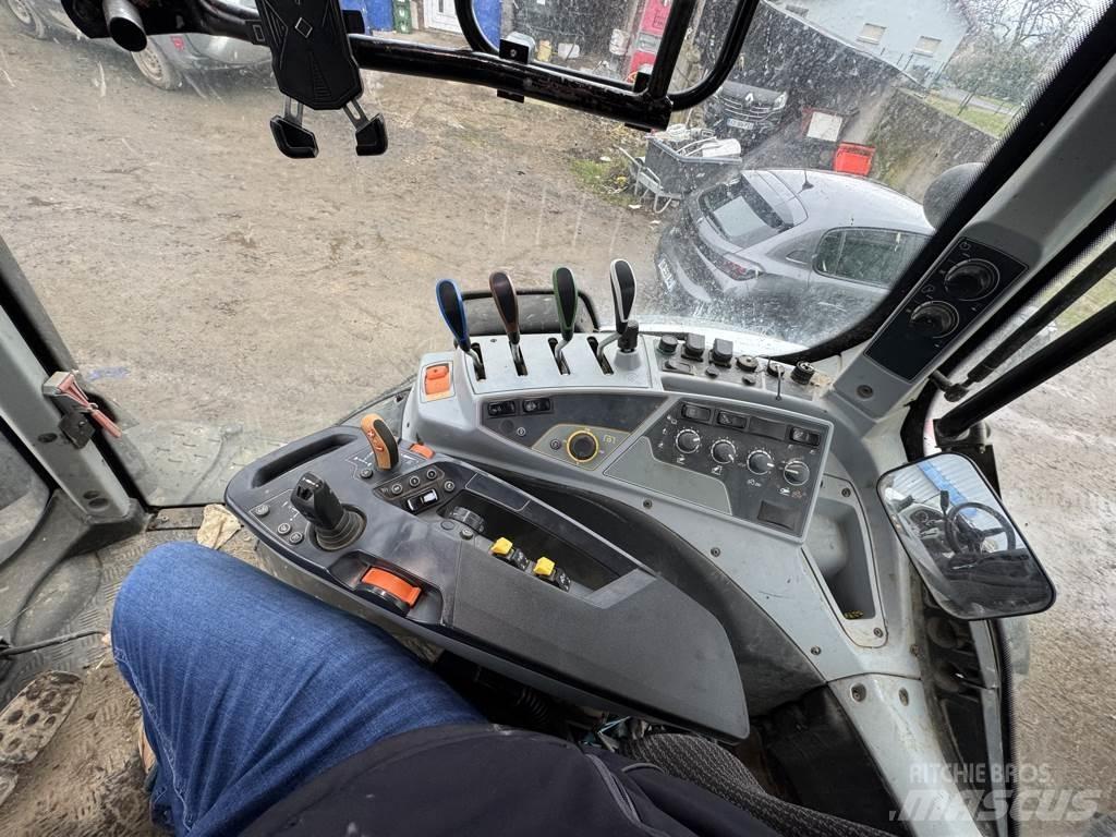 Valtra N174 Traktori