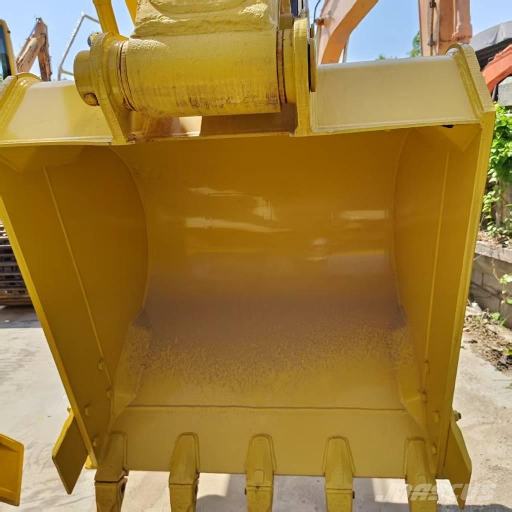 Komatsu PC 220-7 Bageri gusjeničari