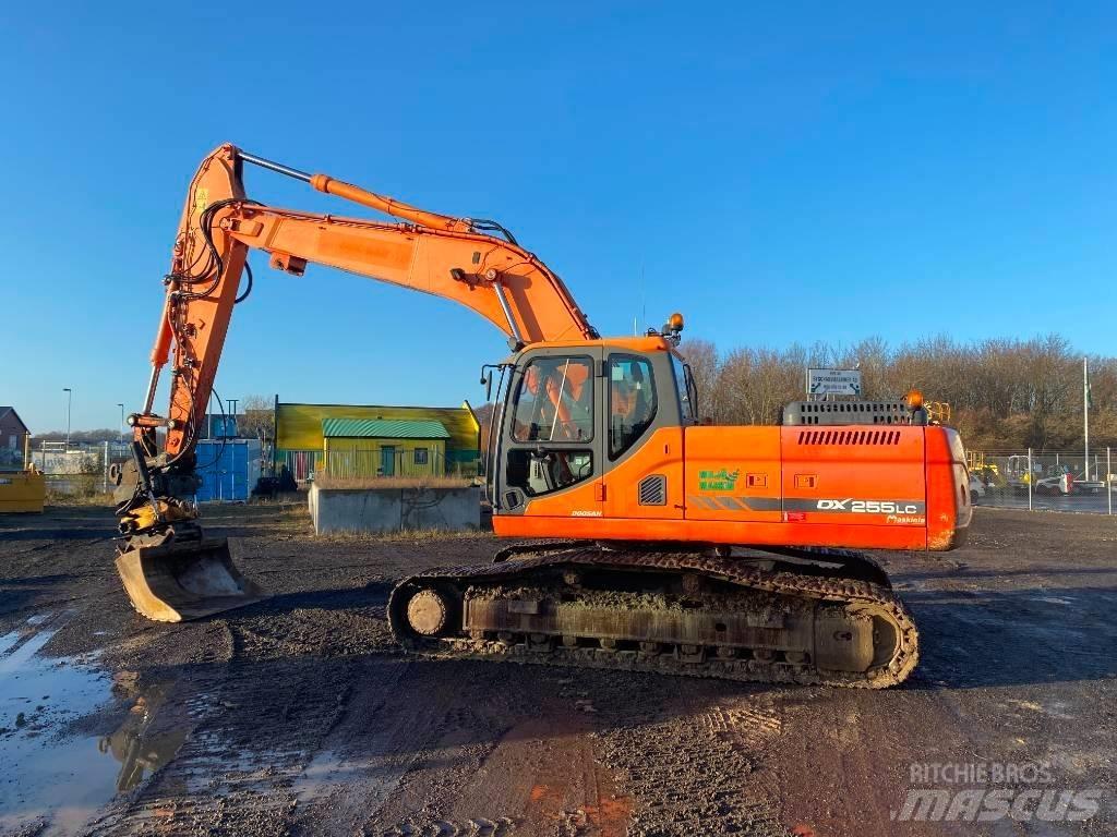 Doosan DX 255 LC Bageri gusjeničari