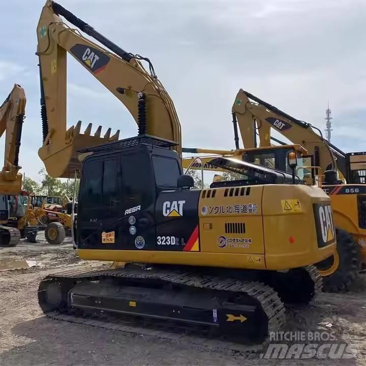 CAT 323 D2L Bageri gusjeničari