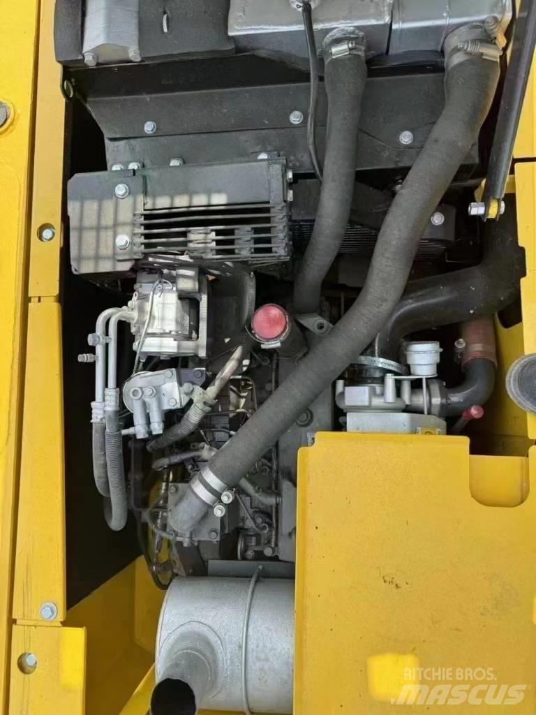 Komatsu PC 130 Bageri gusjeničari