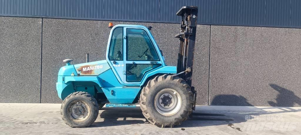 Manitou M 26.4 Terenski viličar