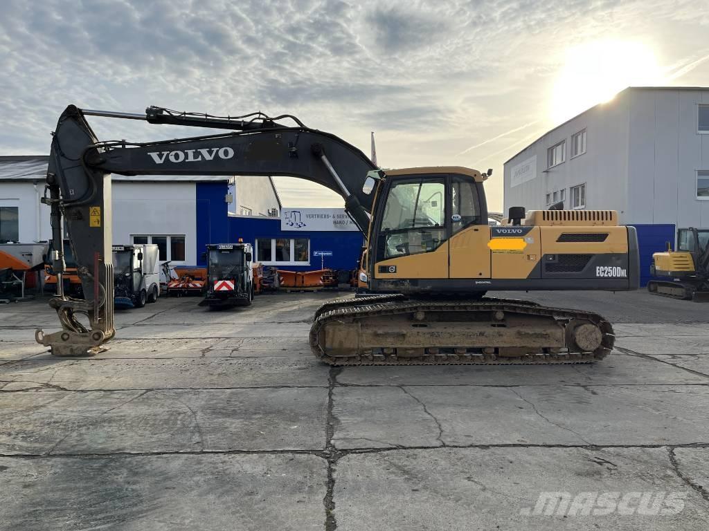 Volvo EC 250 D N L Bageri gusjeničari