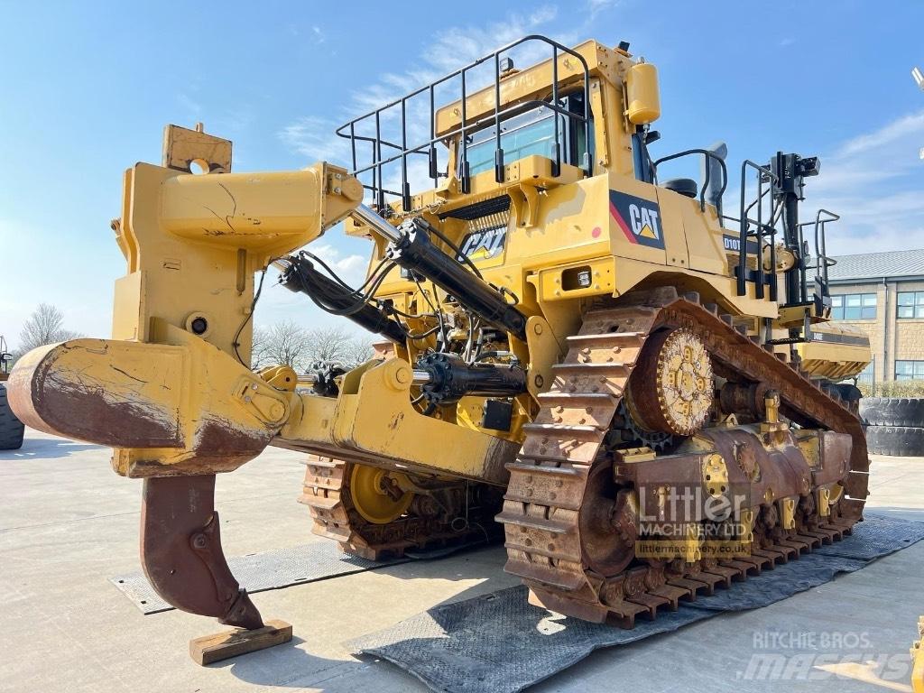 CAT D 10 T 2 Buldožeri gusjeničari