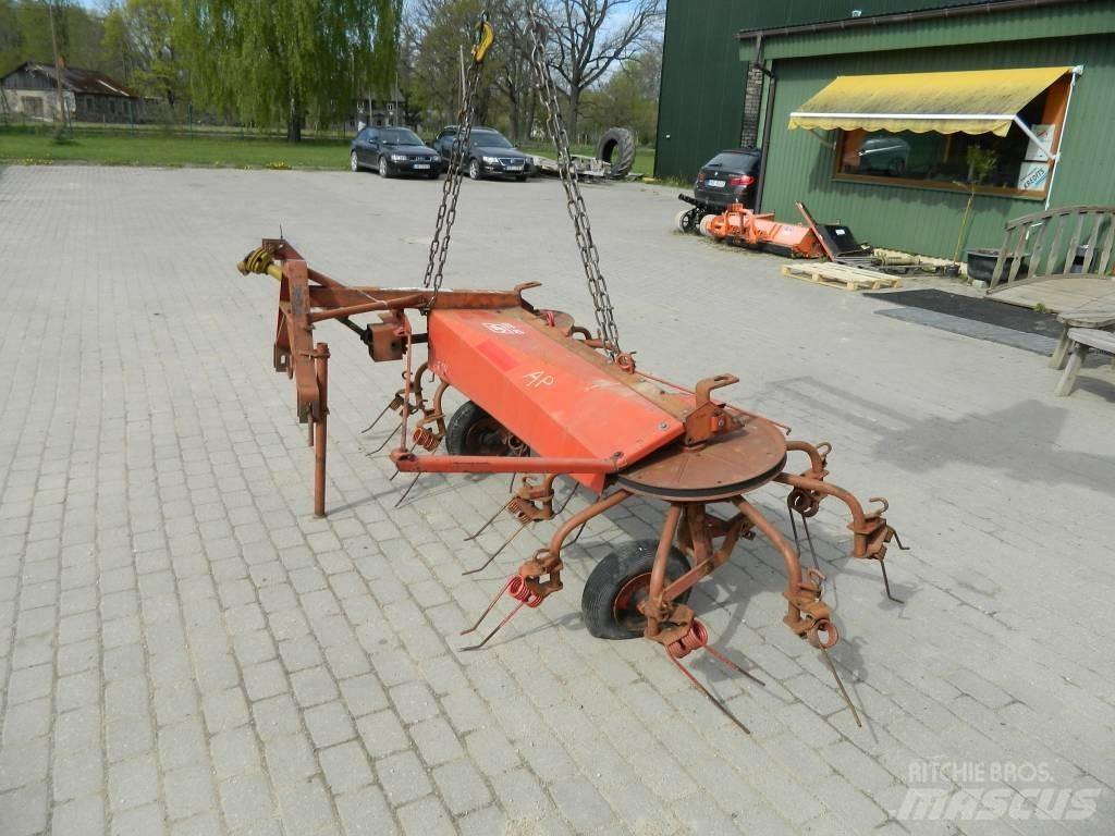 JF CR 320 Okretači i sakupljači sijena
