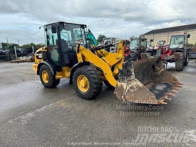 CAT 906 Utovarivači na kotačima