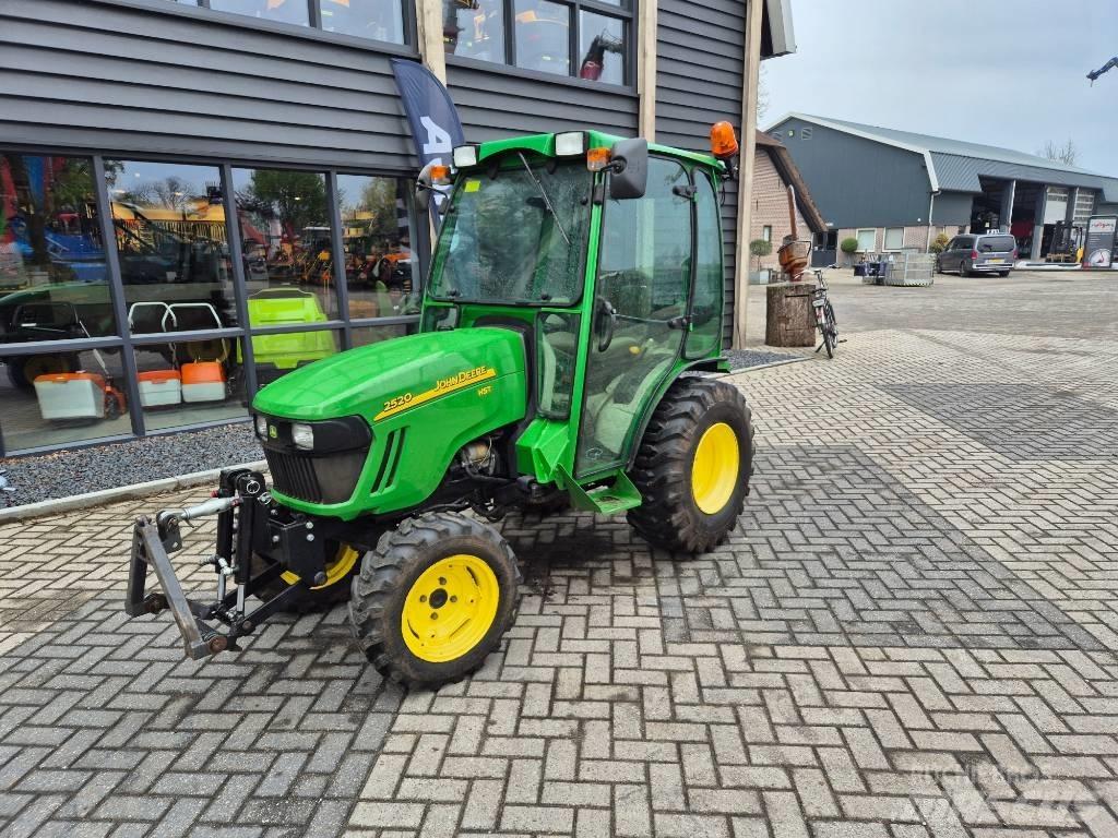 John Deere 2520 Kompaktni (mali) traktori