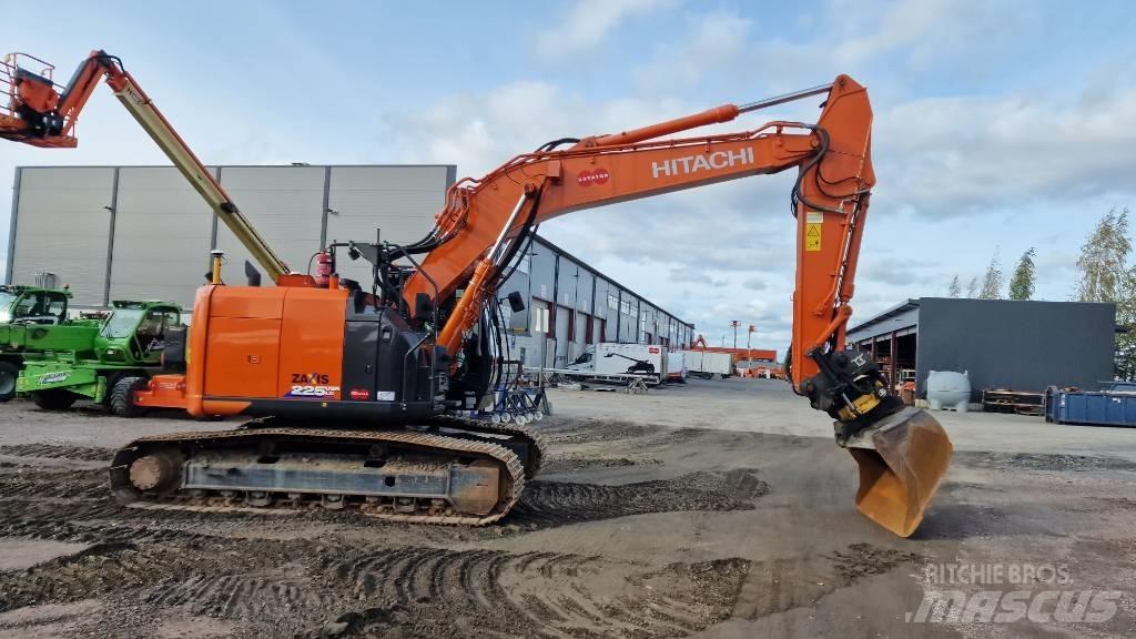 Hitachi ZX225USRLC-6 Bageri gusjeničari