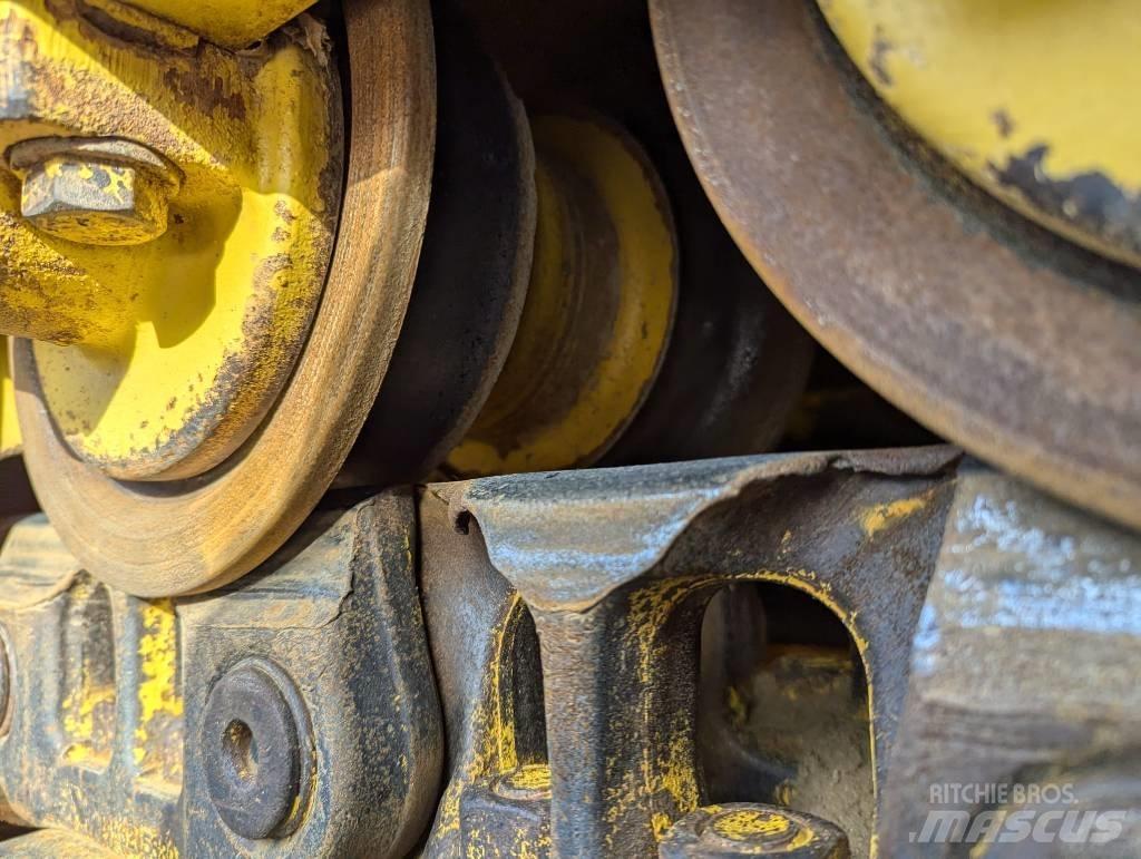 Komatsu D71PXi-24 Buldožeri gusjeničari